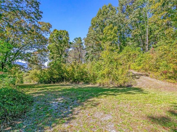 237 Ratcliff Cove Rd., Waynesville, NC 28786
